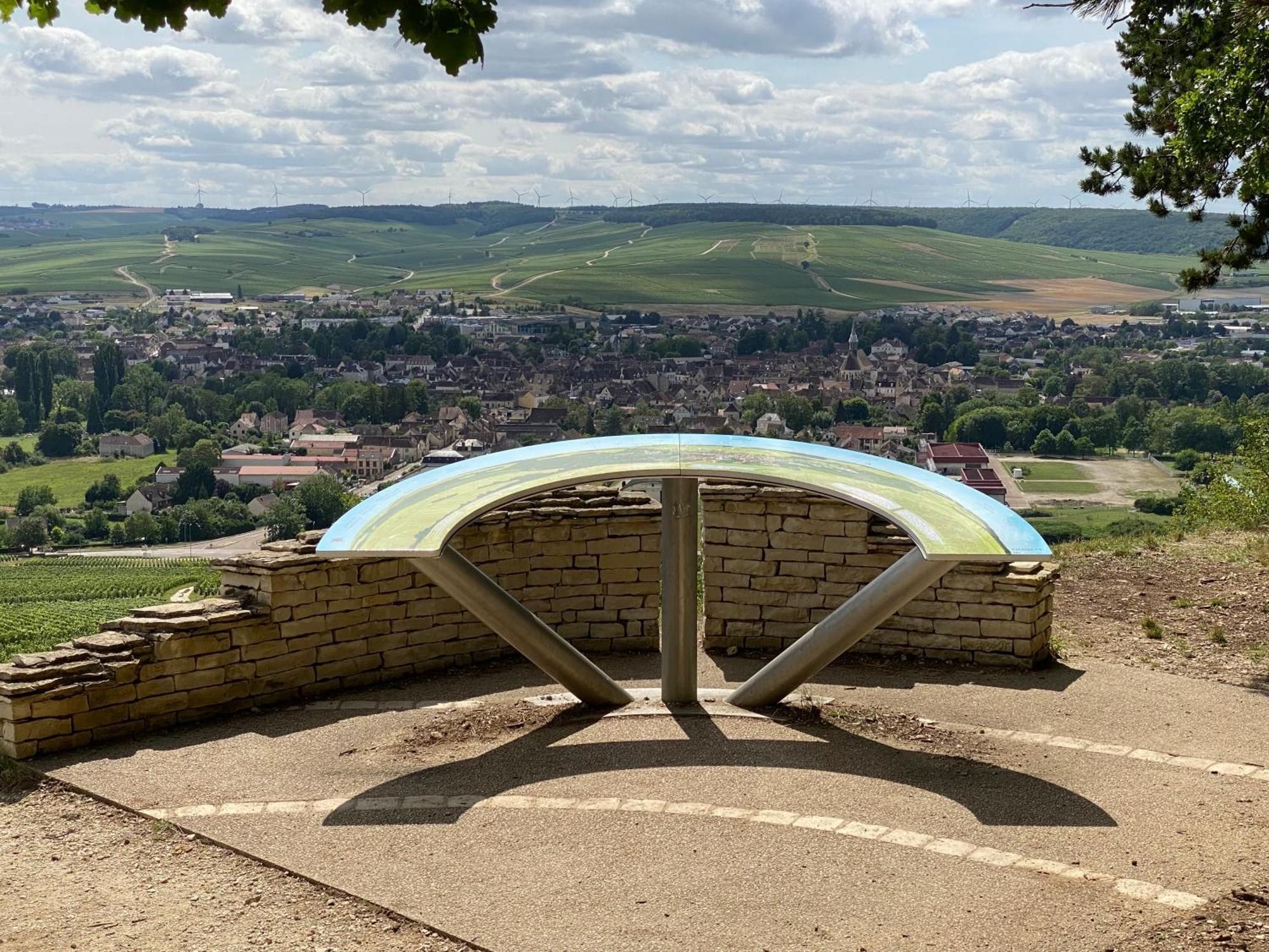 Le Merrain Gite Plein Coeur De Chablis Exterior foto